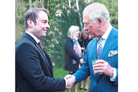 Alexander Kulitz im Gespräch mit Prinz Charles Alexander Kulitz im Gespräch mit Prinz Charles