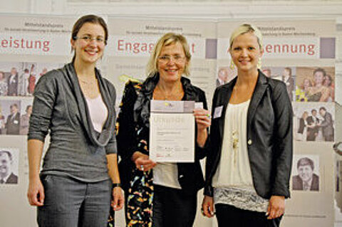ESTA shareholder Jessica Kulitz, secretary of the management Monika Löffler and personnel officer Katja Keller.