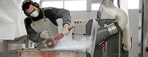 Stone dust extraction with the DUSTOMAT 4. Stone dust extraction with the DUSTOMAT 4.