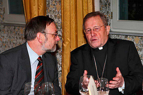 Gesprächsaustausch zwischen Kardinal Kasper und Dr. Peter Kulitz in Rom.