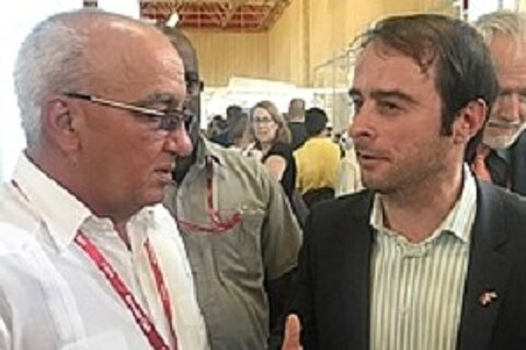 Alexander Kulitz im Gespräch mit seinem kubanischen Abgeordnetenkollege und Vizeminister für Außenwirtschaft Roberto Lopez Hernandez anlässlich der Eröffnung des AHK Büros und des Besuchs der Handelsmesse FIHAV in Havanna. Alexander Kulitz im Gespräch mit seinem kubanischen Abgeordnetenkollege und Vizeminister für Außenwirtschaft Roberto Lopez Hernandez anlässlich der Eröffnung des AHK Büros und des Besuchs der Handelsmesse FIHAV in Havanna.