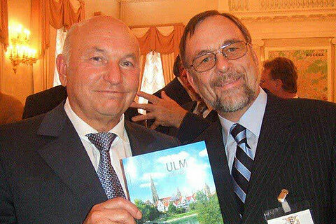 Dr. Kulitz mit dem Oberbürgermeister von Moskau Juri Michailowitsch Luschkow.