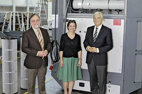 Dr. Peter Kulitz and Jessica Kulitz with Thomas Strobl.