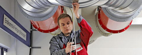 Maintenance service at ESTA Absaugtechnik.