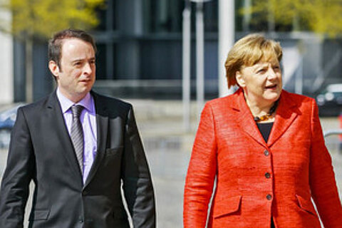 Alexander Kulitz und Bundeskanzlerin Angela Merkel. ESTA Gesellschafter Alexander Kulitz und Bundeskanzlerin Angela Merkel.